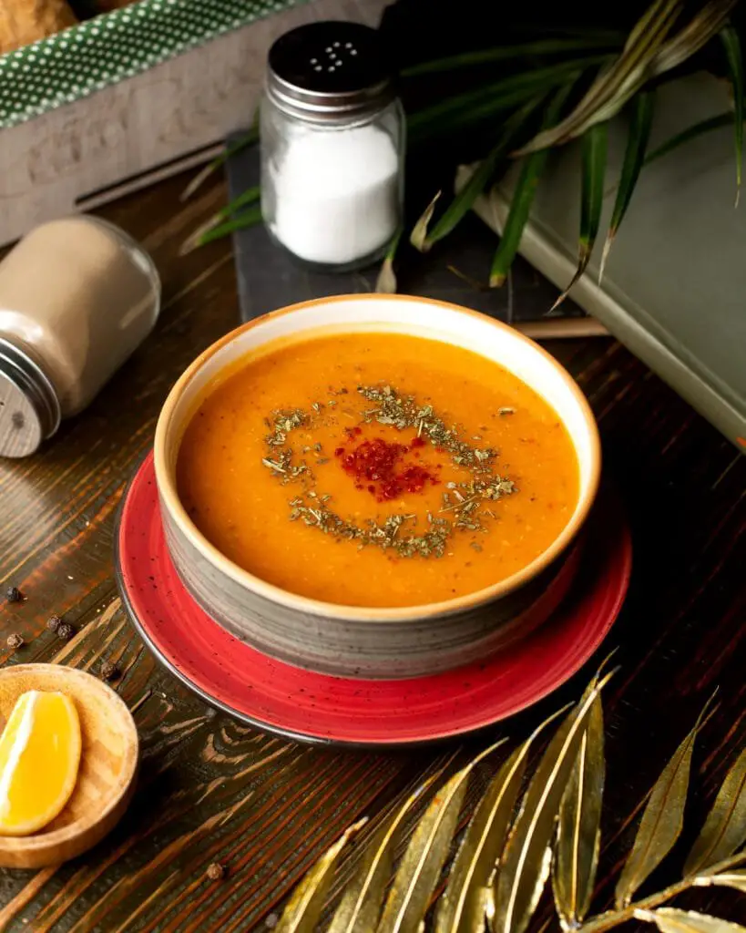 Corba Turca di Lenticchie Rosse: Ricetta Della Zuppa 4 mercimek corbasi, zuppa di lenticchie rosse, ciorba turca